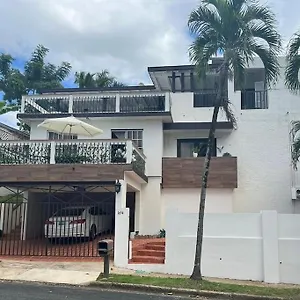 house-of-solo-travelers-parking-gated-private-room.comcaribbean.com/